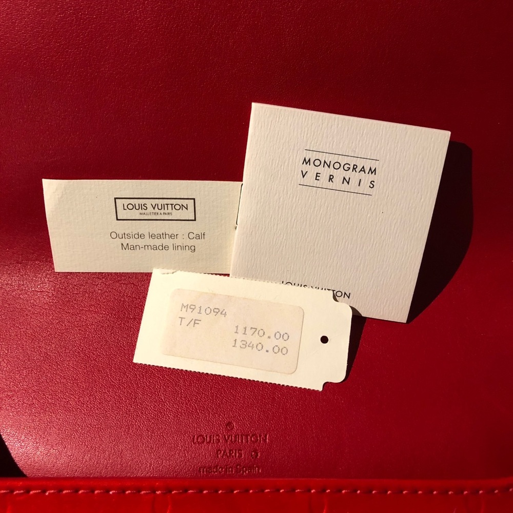 Louis Vuitton Red Monogram Vernis Thompson - Picture 5 of 8